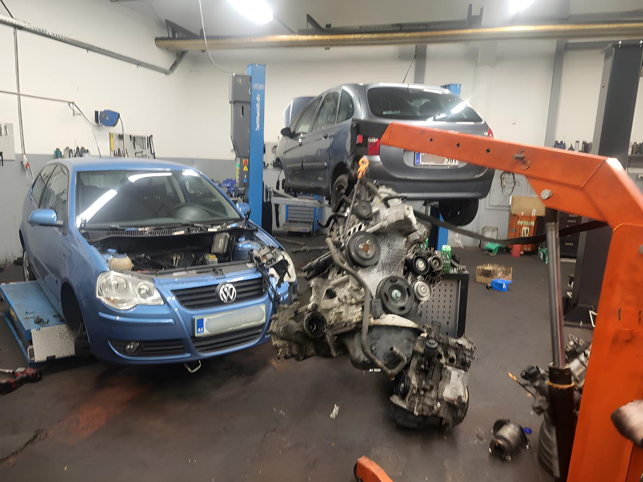 Slika menjave motorja pri Avtoservisu Nejc 4